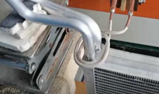 高频焊机开合式芭乐污视频钎焊 解决焊接后无法取出问题