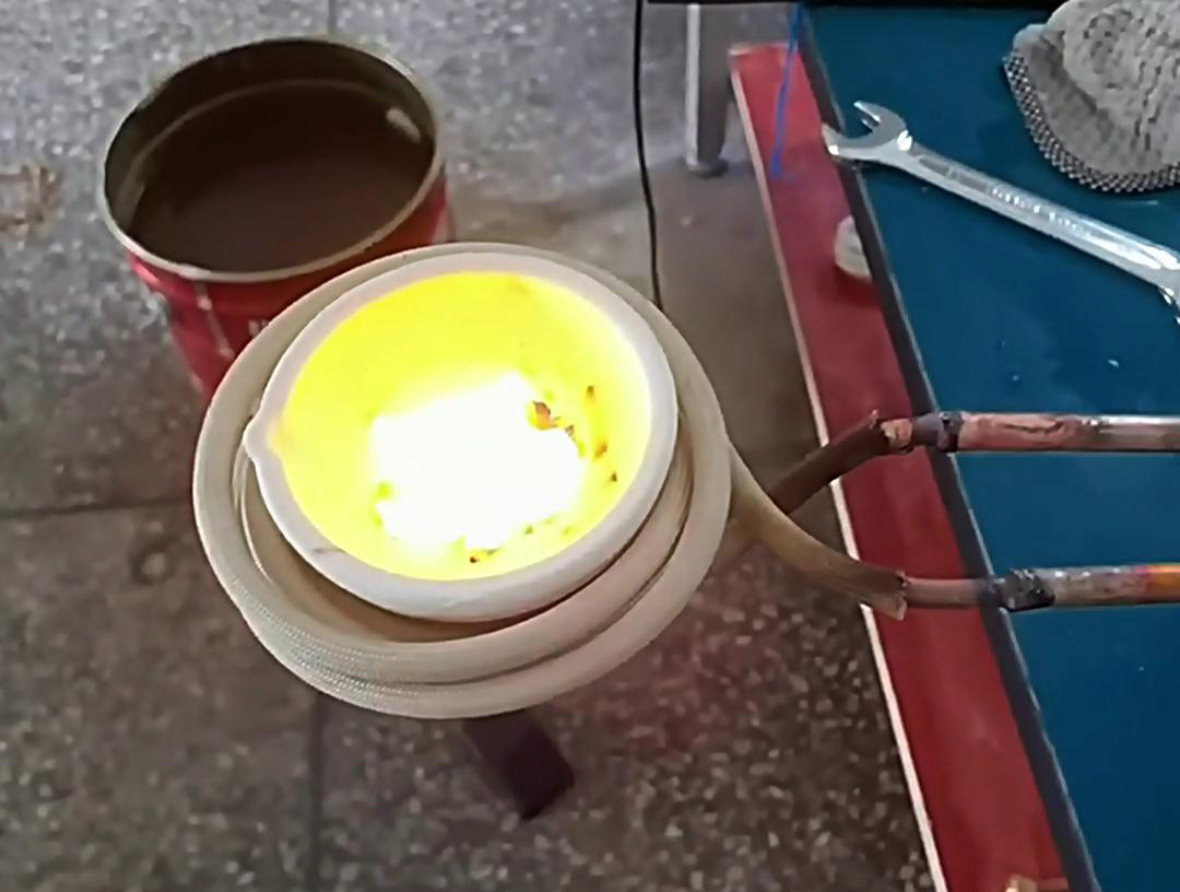 220V 小型贵金属熔炼炉：多场景适用的熔炼小能手