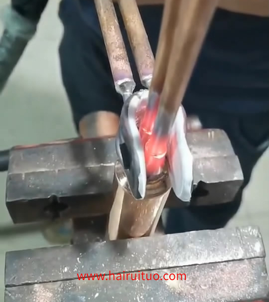 铜管焊接用手持高频芭乐污视频加热设备，高频焊机