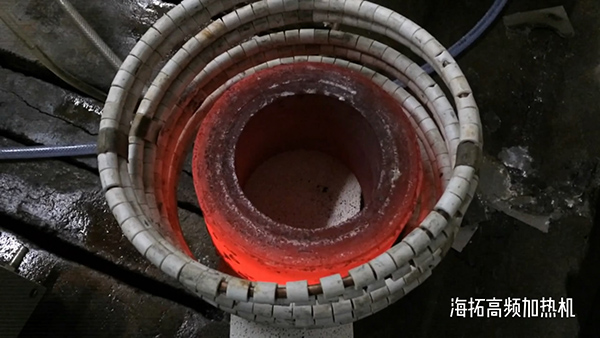 高频芭乐污视频加热设备加热大型铁管试样