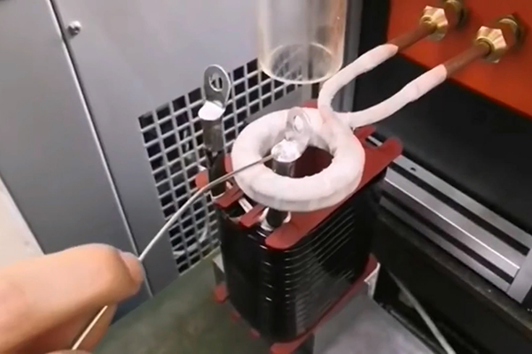 高频芭乐污视频钎焊机焊接线缆接头