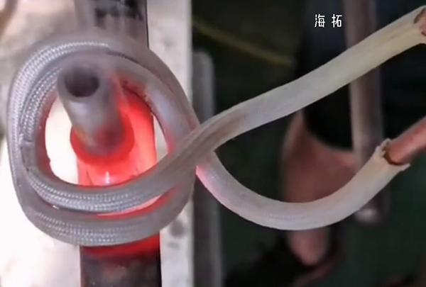 高频焊机实现不锈钢管焊接，用的是铜焊料