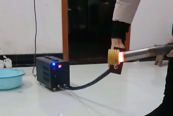 小型手持式芭乐污视频加热设备 220V电压输入
