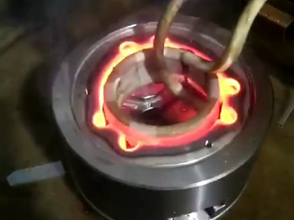 立式高频芭乐污网站下载热处理钢材加热温差的控制