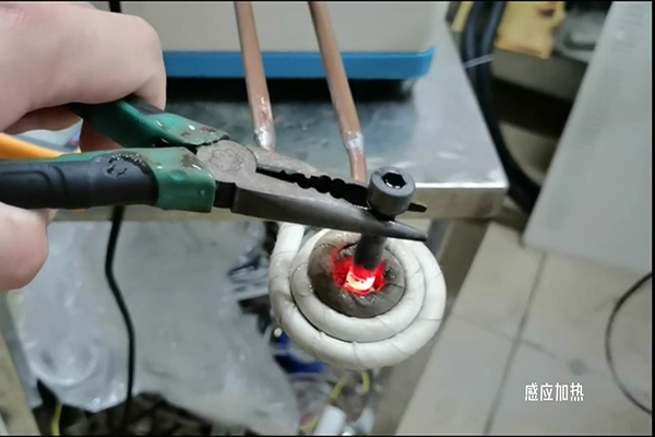 芭乐污视频加热升温速度快，一秒烧红金属材料